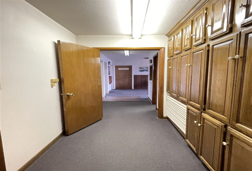 6 BathroomsBathrooms,Commercial/industrial,Commercial,Highland,1,129700