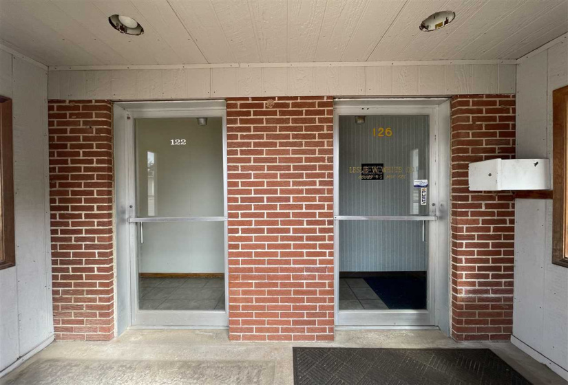 6 BathroomsBathrooms,Commercial/industrial,Commercial,Highland,1,129700