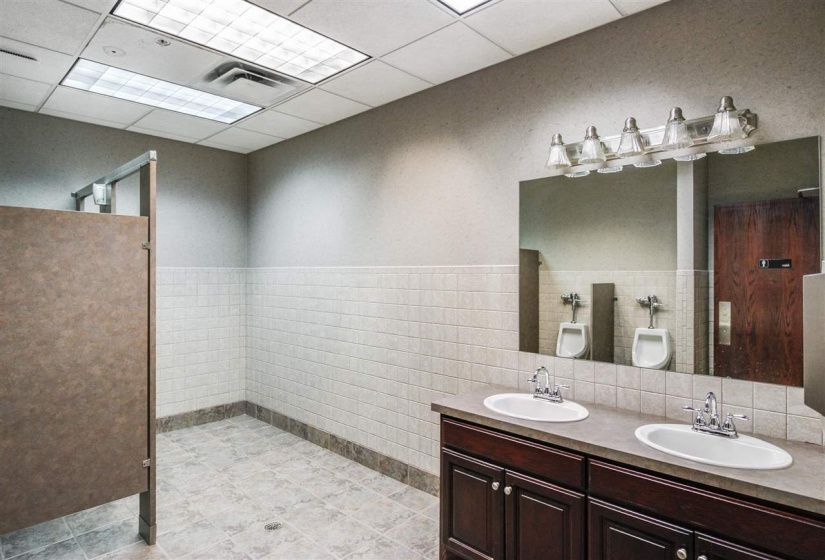 50 BathroomsBathrooms,Commercial/industrial,Commercial,Perkins,1,129894