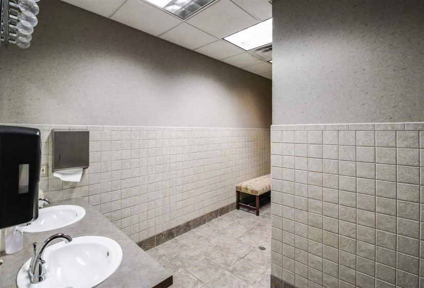 50 BathroomsBathrooms,Commercial/industrial,Commercial,Perkins,1,129894