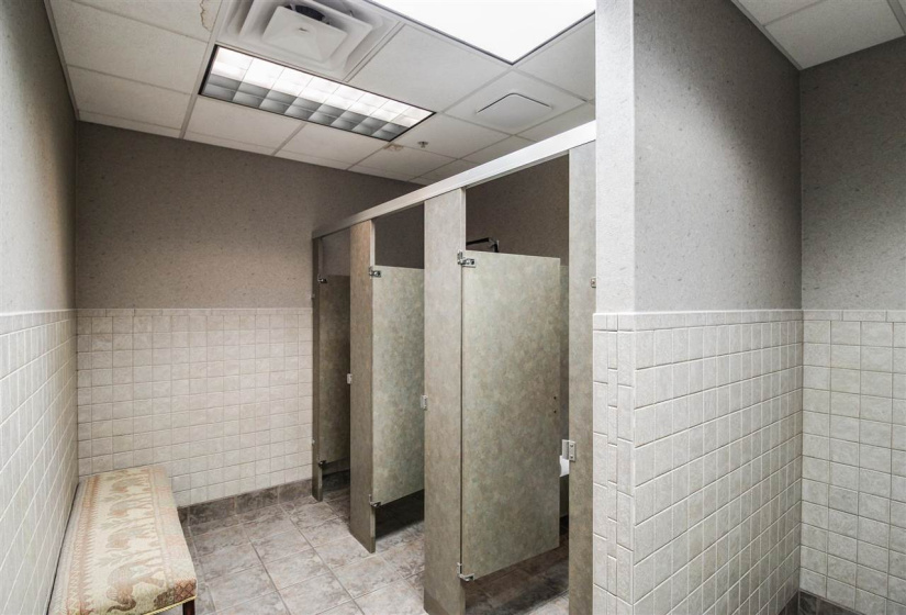 50 BathroomsBathrooms,Commercial/industrial,Commercial,Perkins,1,129894