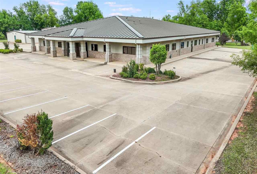 50 BathroomsBathrooms,Commercial/industrial,Commercial,Perkins,1,129894