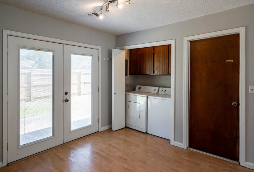 2 Bedrooms Bedrooms, ,1 BathroomBathrooms,Residential,Single Family,Post Oak,1.5,129959