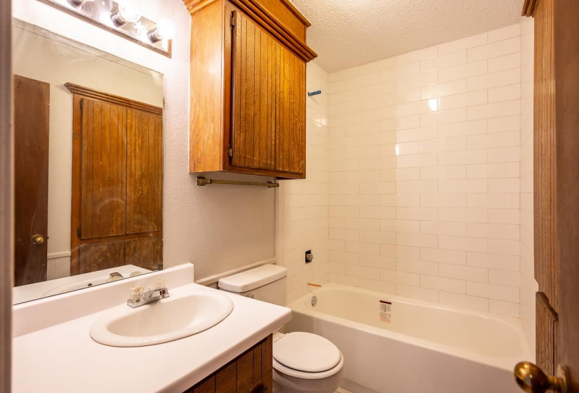 2 Bedrooms Bedrooms, ,1 BathroomBathrooms,Residential,Single Family,Post Oak,1.5,129959