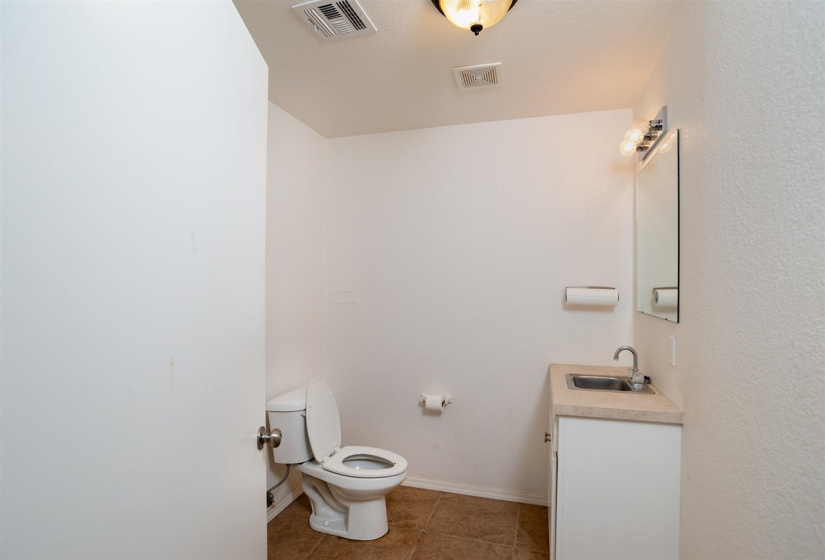 11 BathroomsBathrooms,Commercial/industrial,Commercial,Cindy,1,130240