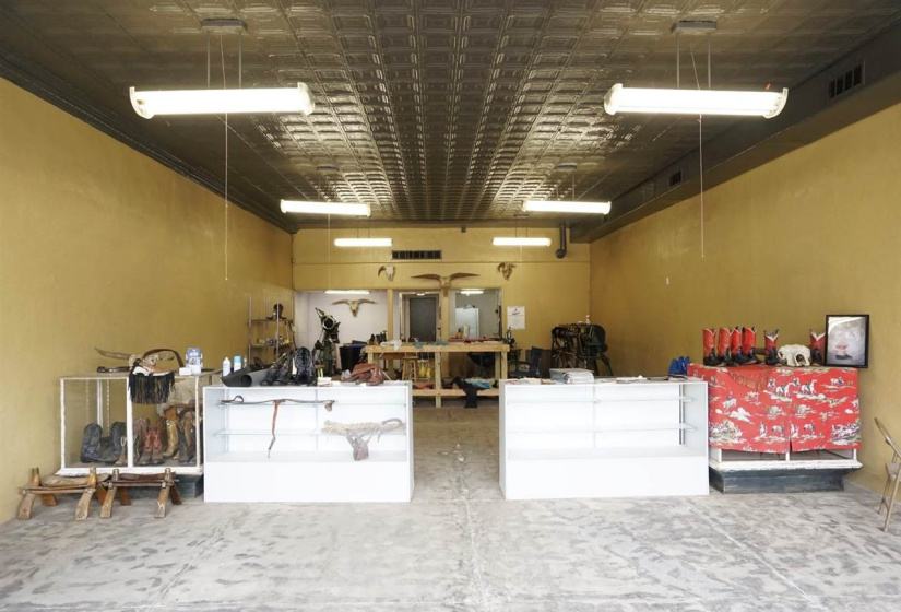 11 BathroomsBathrooms,Commercial/industrial,Commercial,Cedar,1,130267