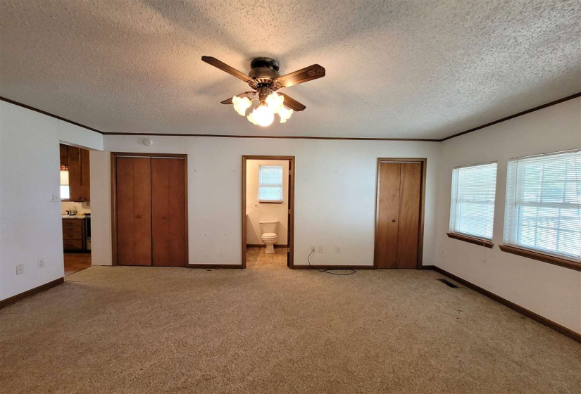 5 Bedrooms Bedrooms, ,2 BathroomsBathrooms,Residential,Single Family,Locust,1.5,130295