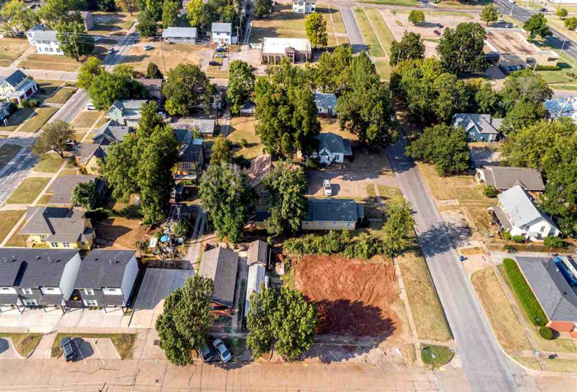 6 BathroomsBathrooms,Commercial/industrial,Commercial,Husband,1,130622