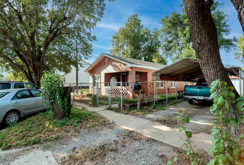 6 BathroomsBathrooms,Commercial/industrial,Commercial,Husband,1,130622