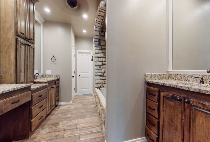 5 Bedrooms Bedrooms, ,3 BathroomsBathrooms,Residential,Single Family,Seadog,2,130512