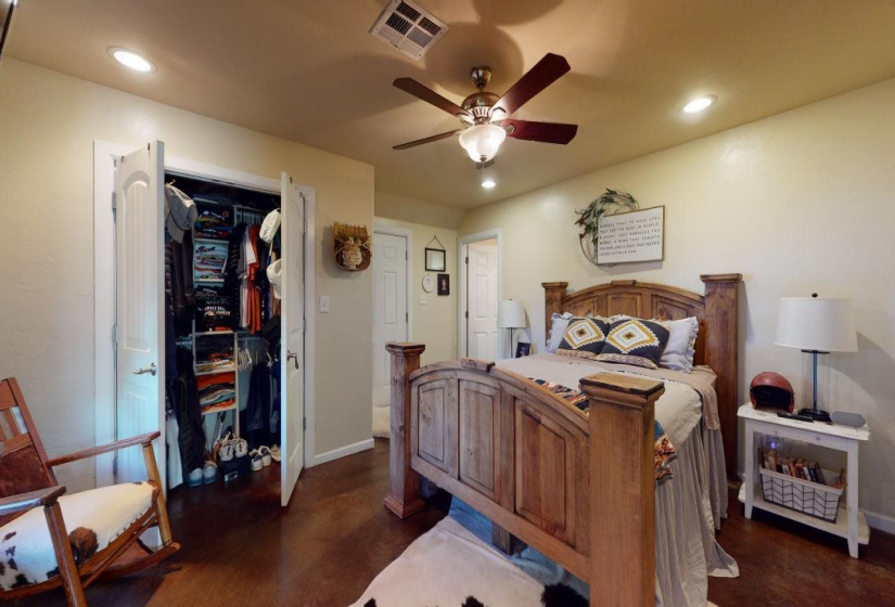 5 Bedrooms Bedrooms, ,3 BathroomsBathrooms,Residential,Single Family,Seadog,2,130512