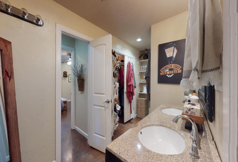 5 Bedrooms Bedrooms, ,3 BathroomsBathrooms,Residential,Single Family,Seadog,2,130512
