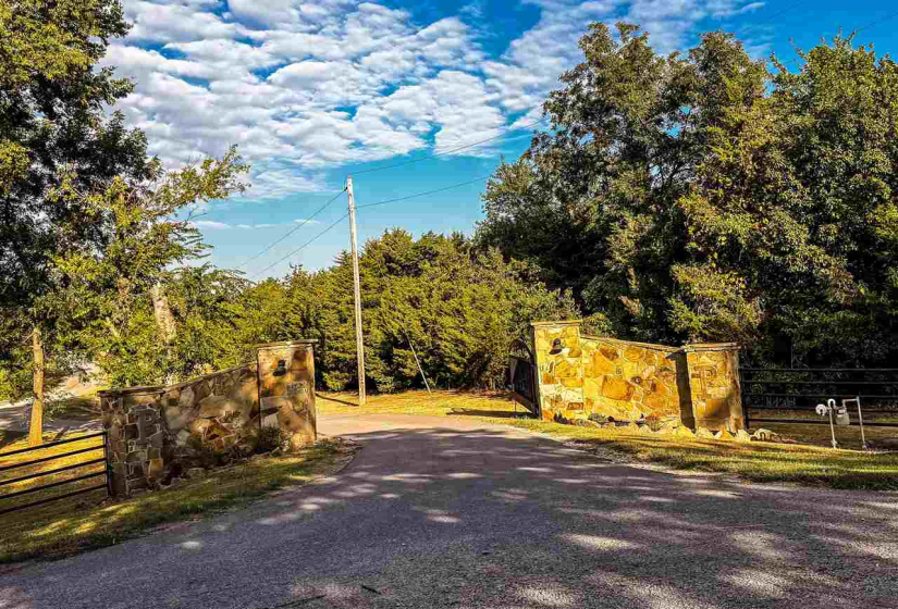 5 Bedrooms Bedrooms, ,3 BathroomsBathrooms,Residential,Single Family,Seadog,2,130512