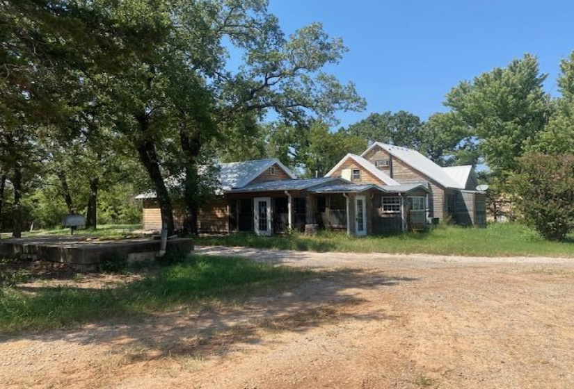 1 BathroomBathrooms,Residential,Single Family,Husband,2,130769