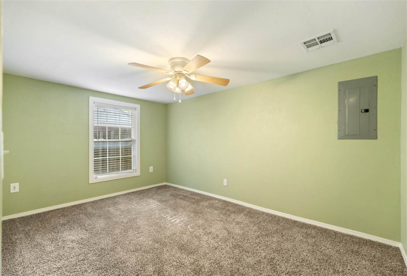 2 Bedrooms Bedrooms, ,2 BathroomsBathrooms,Residential,Single Family,Hartford,1,130775