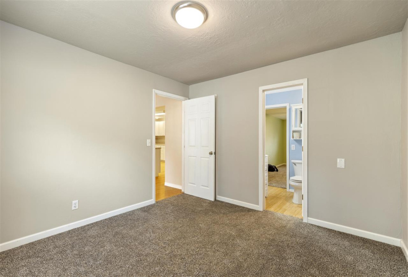 2 Bedrooms Bedrooms, ,2 BathroomsBathrooms,Residential,Single Family,Hartford,1,130775
