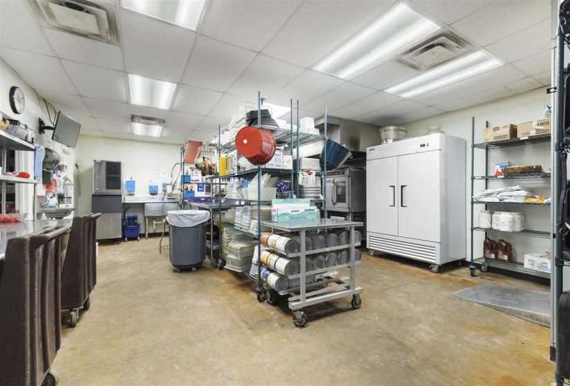 11 BathroomsBathrooms,Commercial/industrial,Commercial,COUNTY ROAD 120,1,130832