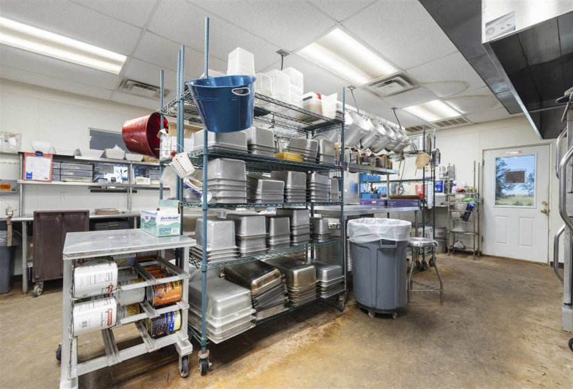 11 BathroomsBathrooms,Commercial/industrial,Commercial,COUNTY ROAD 120,1,130832