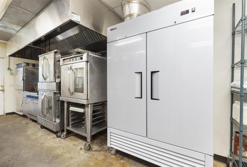 11 BathroomsBathrooms,Commercial/industrial,Commercial,COUNTY ROAD 120,1,130832