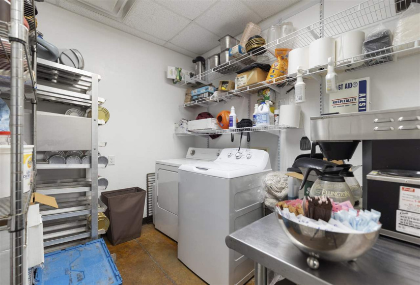11 BathroomsBathrooms,Commercial/industrial,Commercial,COUNTY ROAD 120,1,130832