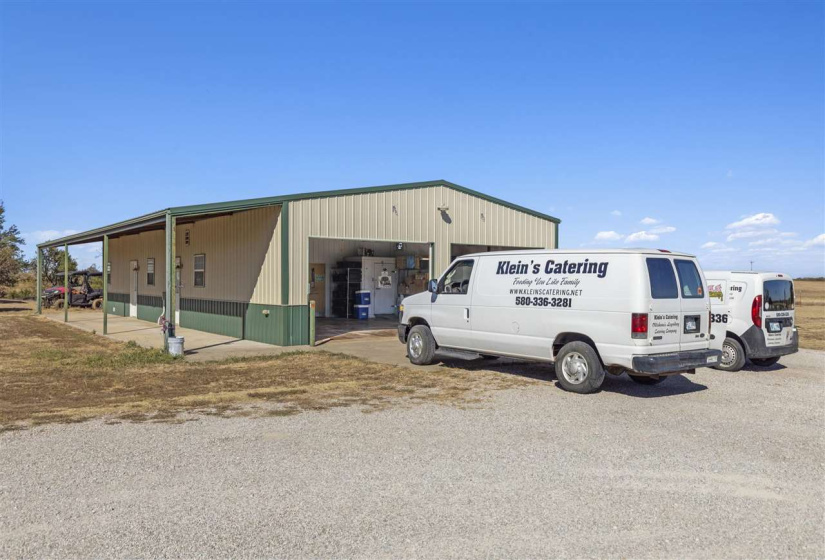 11 BathroomsBathrooms,Commercial/industrial,Commercial,COUNTY ROAD 120,1,130832