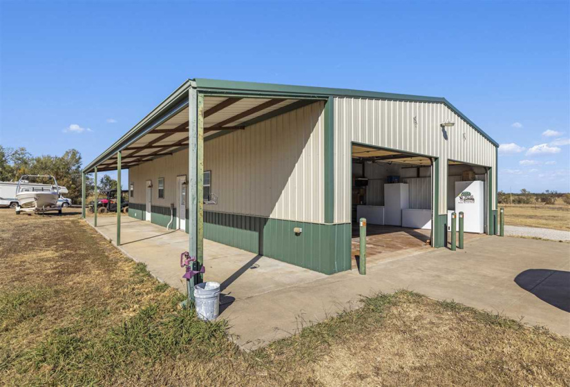 11 BathroomsBathrooms,Commercial/industrial,Commercial,COUNTY ROAD 120,1,130832