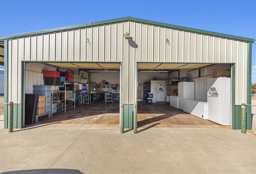 11 BathroomsBathrooms,Commercial/industrial,Commercial,COUNTY ROAD 120,1,130832