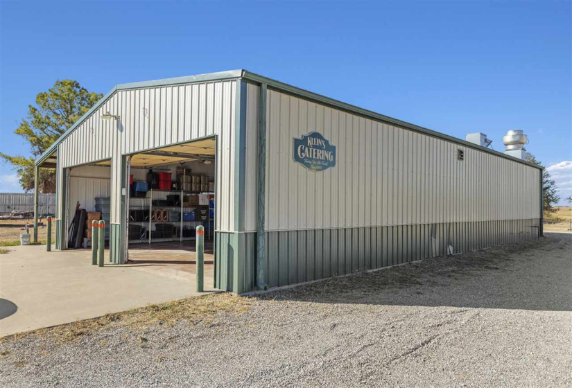 11 BathroomsBathrooms,Commercial/industrial,Commercial,COUNTY ROAD 120,1,130832