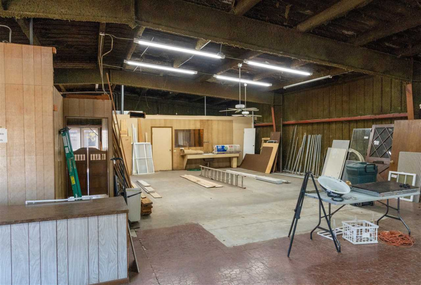11 BathroomsBathrooms,Commercial/industrial,Commercial,Monroe,1,130885