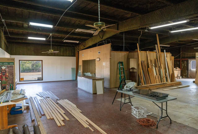 11 BathroomsBathrooms,Commercial/industrial,Commercial,Monroe,1,130885