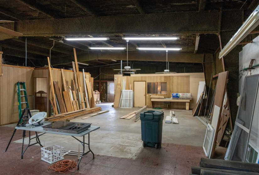 11 BathroomsBathrooms,Commercial/industrial,Commercial,Monroe,1,130885