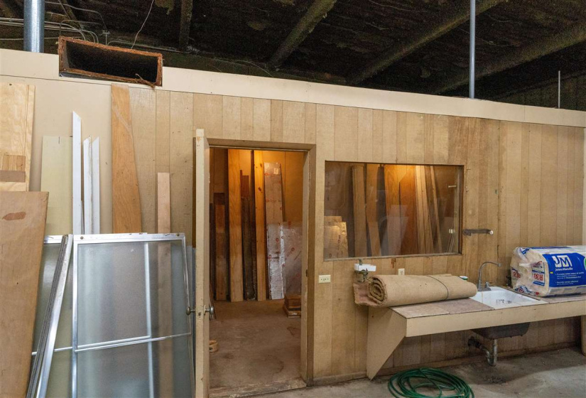 11 BathroomsBathrooms,Commercial/industrial,Commercial,Monroe,1,130885