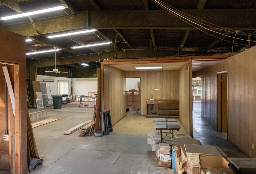 11 BathroomsBathrooms,Commercial/industrial,Commercial,Monroe,1,130885