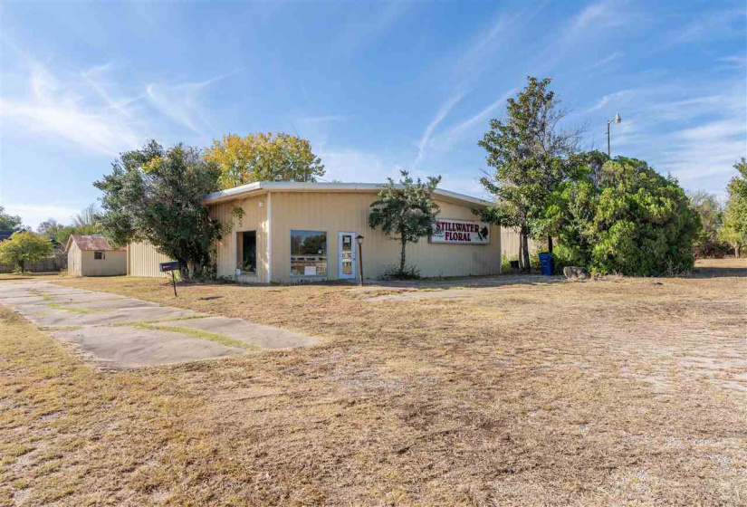 11 BathroomsBathrooms,Commercial/industrial,Commercial,Monroe,1,130885