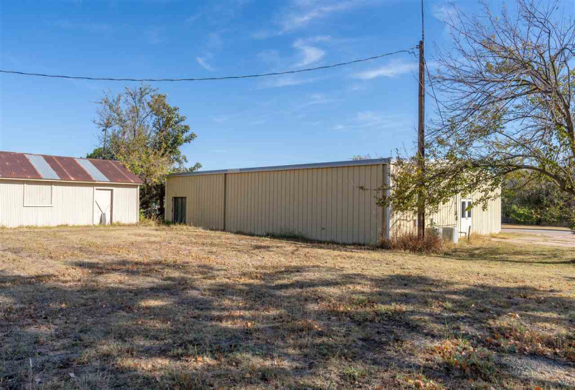 11 BathroomsBathrooms,Commercial/industrial,Commercial,Monroe,1,130885