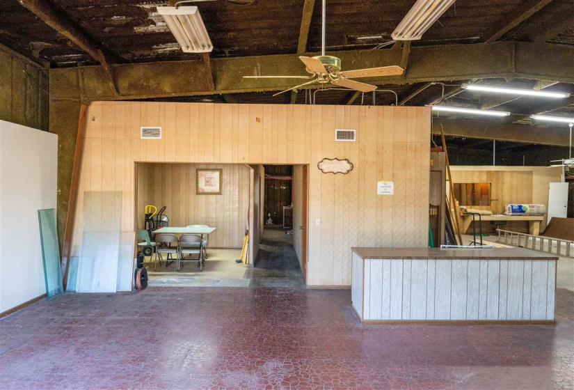 11 BathroomsBathrooms,Commercial/industrial,Commercial,Monroe,1,130885