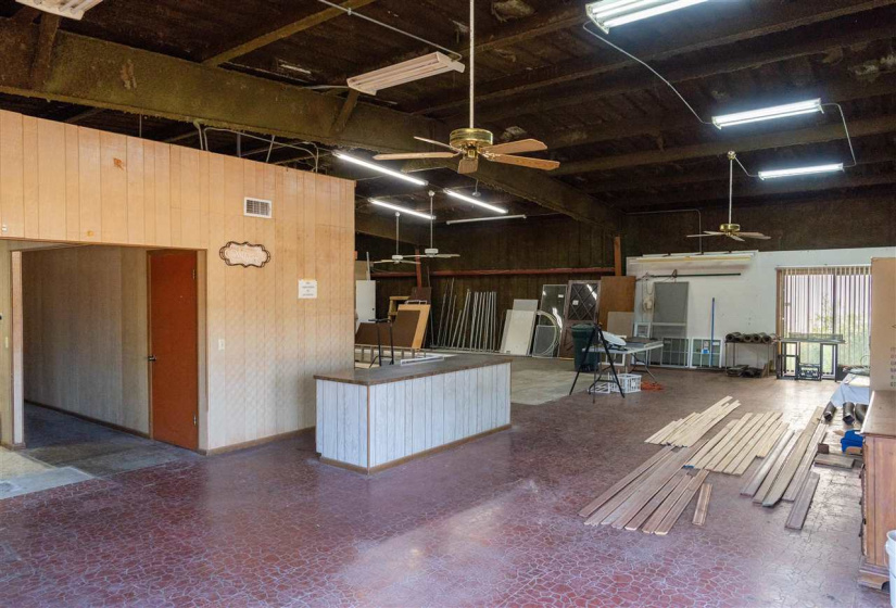 11 BathroomsBathrooms,Commercial/industrial,Commercial,Monroe,1,130885