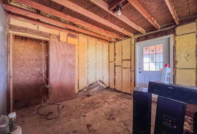 3 Bedrooms Bedrooms, ,1 BathroomBathrooms,Residential,Single Family,Kings,1,130909