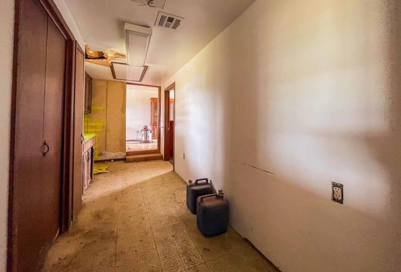 3 Bedrooms Bedrooms, ,1 BathroomBathrooms,Residential,Single Family,Kings,1,130909