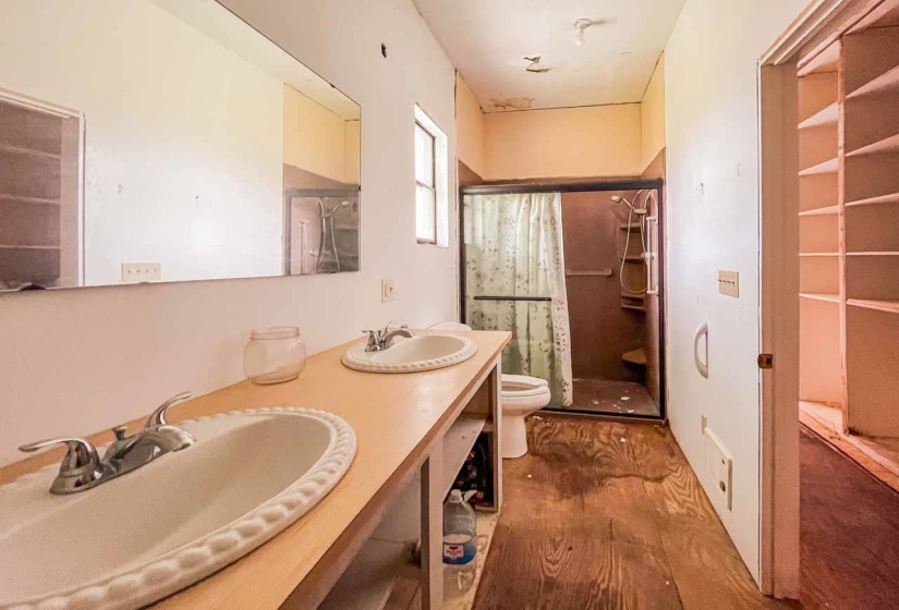 3 Bedrooms Bedrooms, ,1 BathroomBathrooms,Residential,Single Family,Kings,1,130909