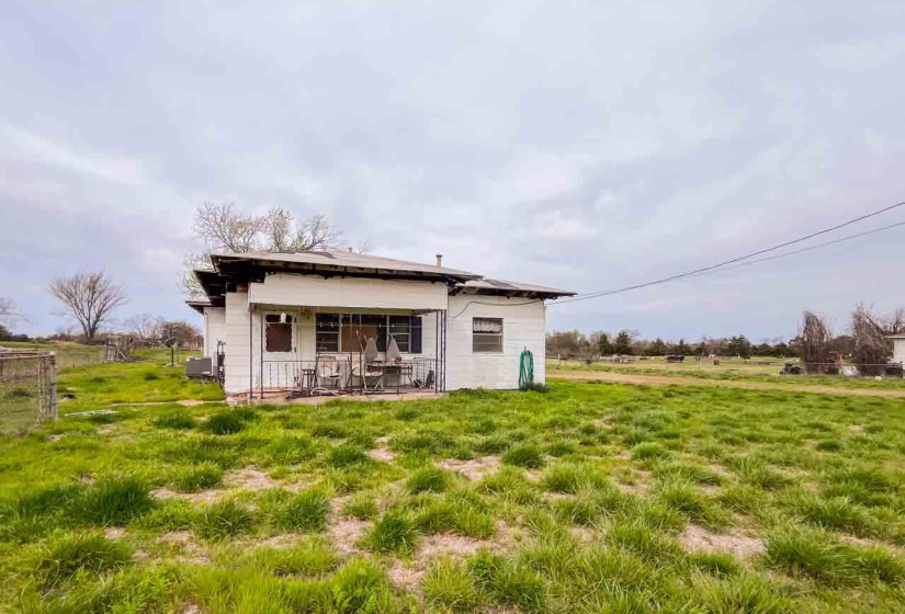 3 Bedrooms Bedrooms, ,1 BathroomBathrooms,Residential,Single Family,Kings,1,130909