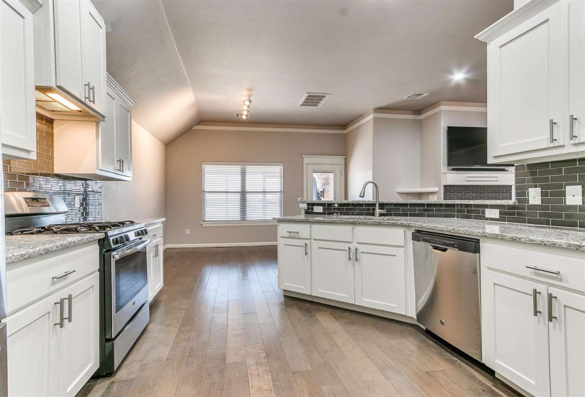 3 Bedrooms Bedrooms, ,2 BathroomsBathrooms,Residential,Single Family,Santa Monica,1.5,130934