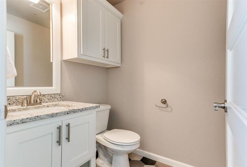 3 Bedrooms Bedrooms, ,2 BathroomsBathrooms,Residential,Single Family,Santa Monica,1.5,130934