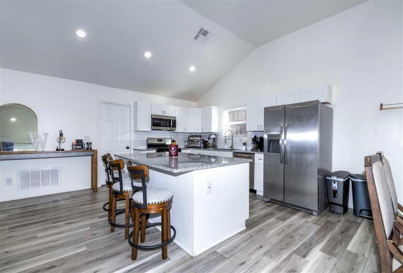 3 Bedrooms Bedrooms, ,2 BathroomsBathrooms,Residential,Single Family,Canyon Rim,1,130987