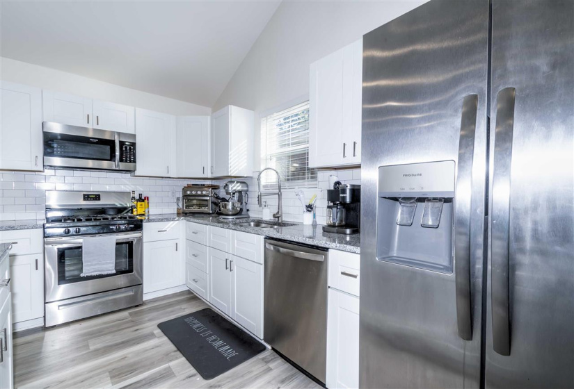 3 Bedrooms Bedrooms, ,2 BathroomsBathrooms,Residential,Single Family,Canyon Rim,1,130987