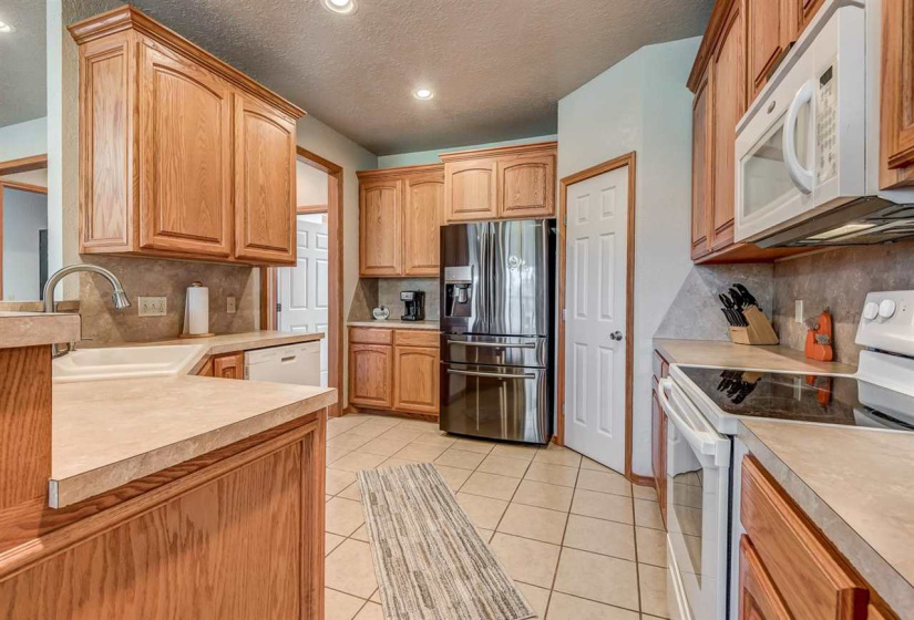 3 Bedrooms Bedrooms, ,2 BathroomsBathrooms,Residential,Single Family,122nd,1,130998
