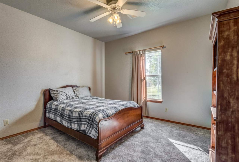 3 Bedrooms Bedrooms, ,2 BathroomsBathrooms,Residential,Single Family,122nd,1,130998