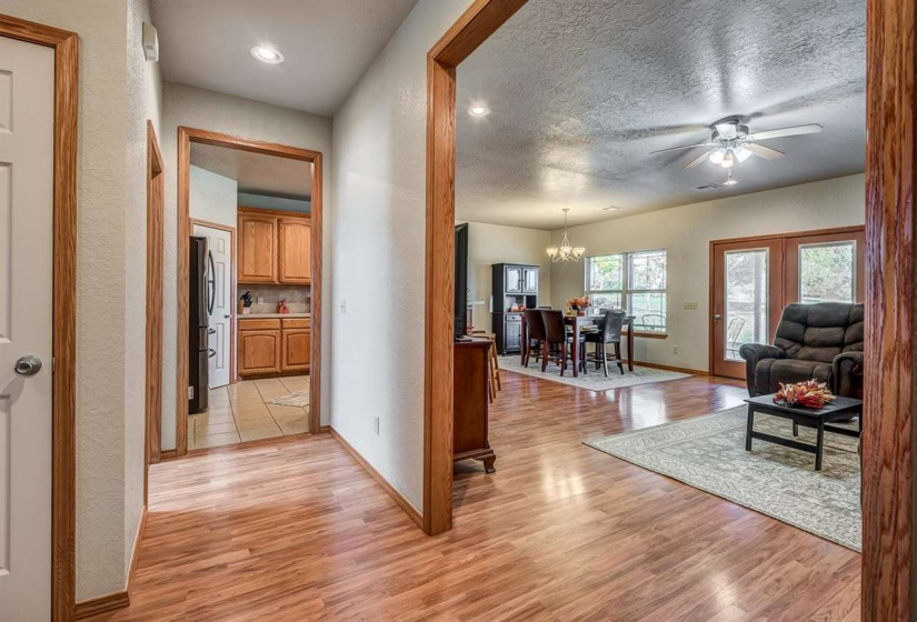3 Bedrooms Bedrooms, ,2 BathroomsBathrooms,Residential,Single Family,122nd,1,130998