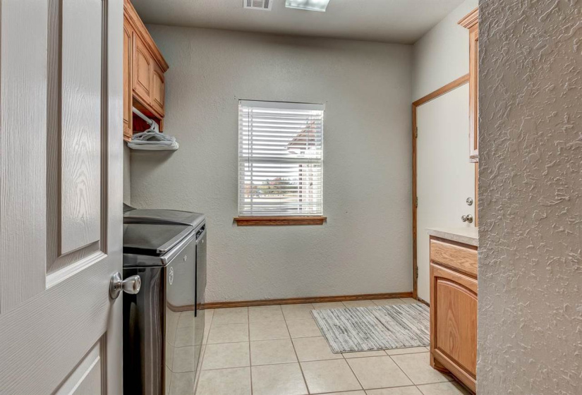 3 Bedrooms Bedrooms, ,2 BathroomsBathrooms,Residential,Single Family,122nd,1,130998