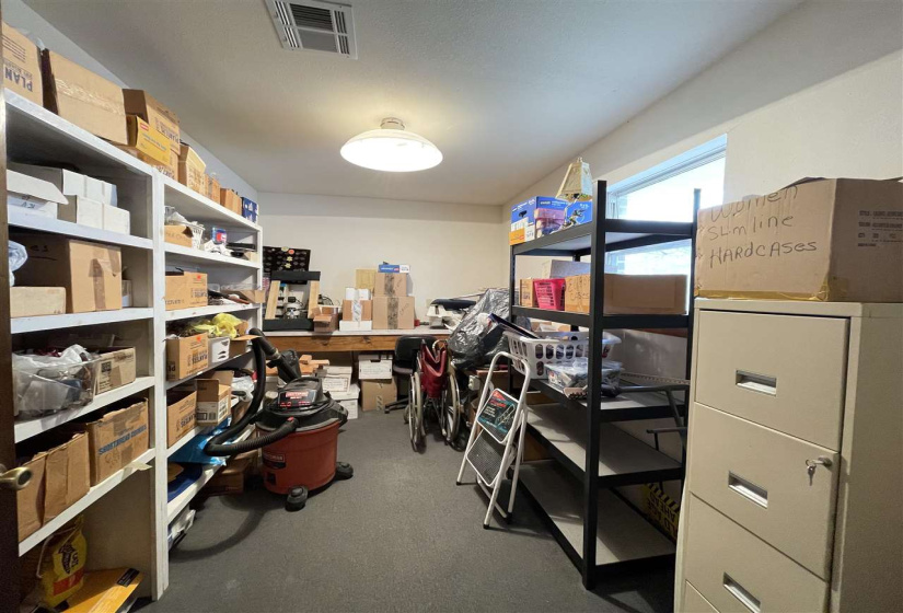 6 BathroomsBathrooms,Commercial/industrial,Commercial,Highland,1,131020